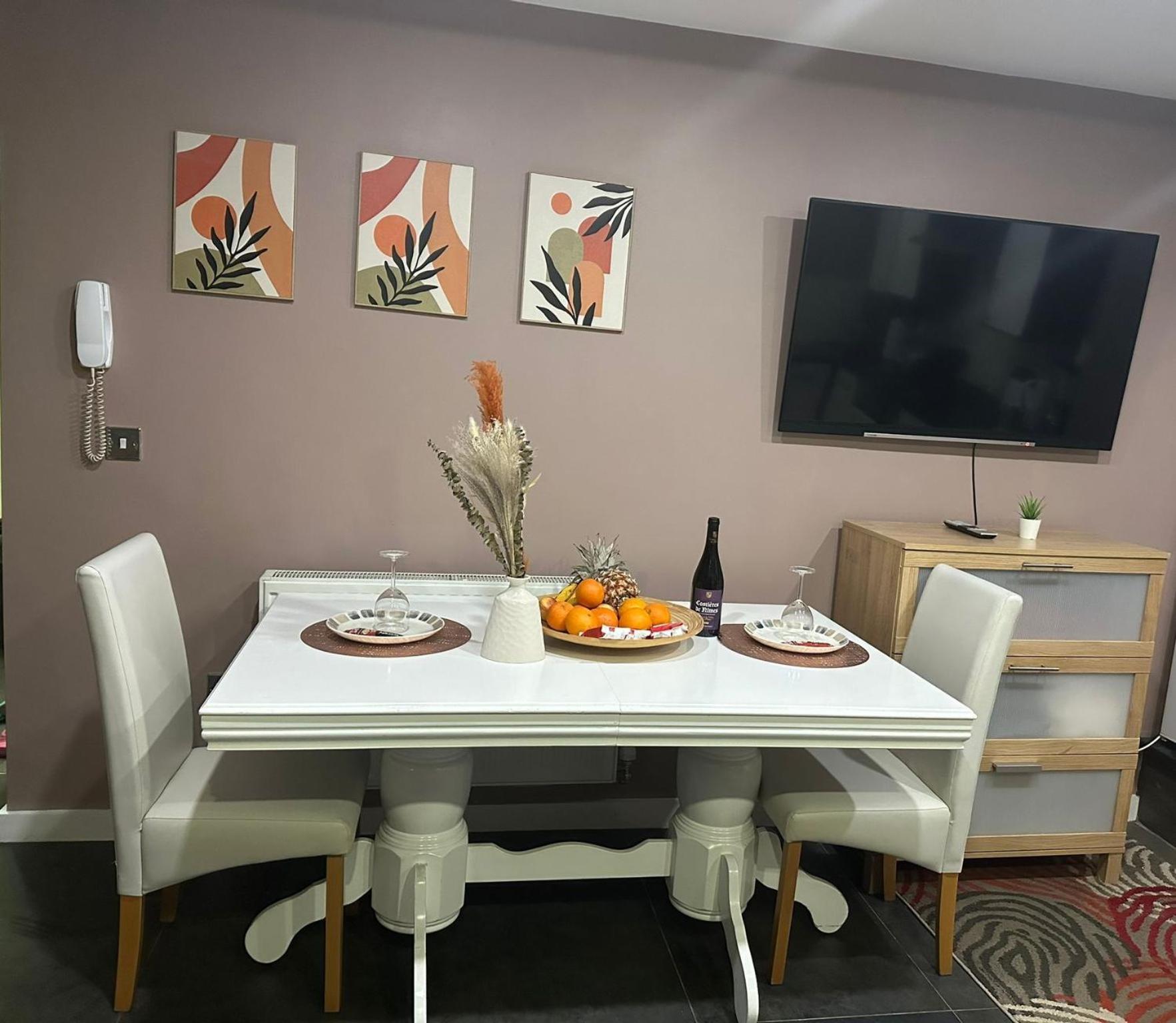 1 Bedroom Apartment With Hot Tub In Cardiff Exteriör bild